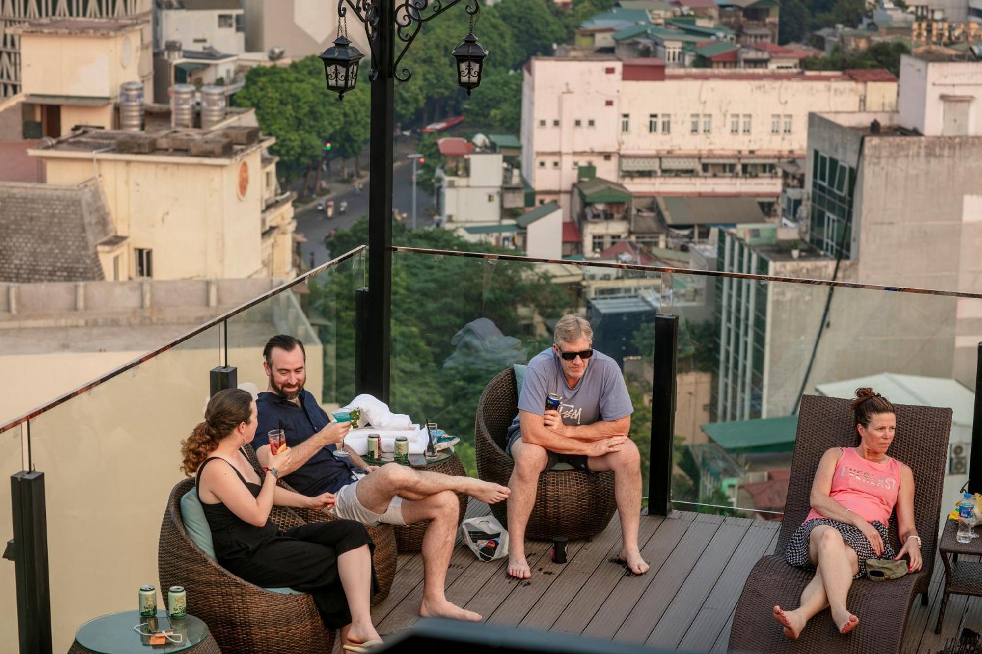 May De Ville Corner Hotel Hanoi Exterior photo
