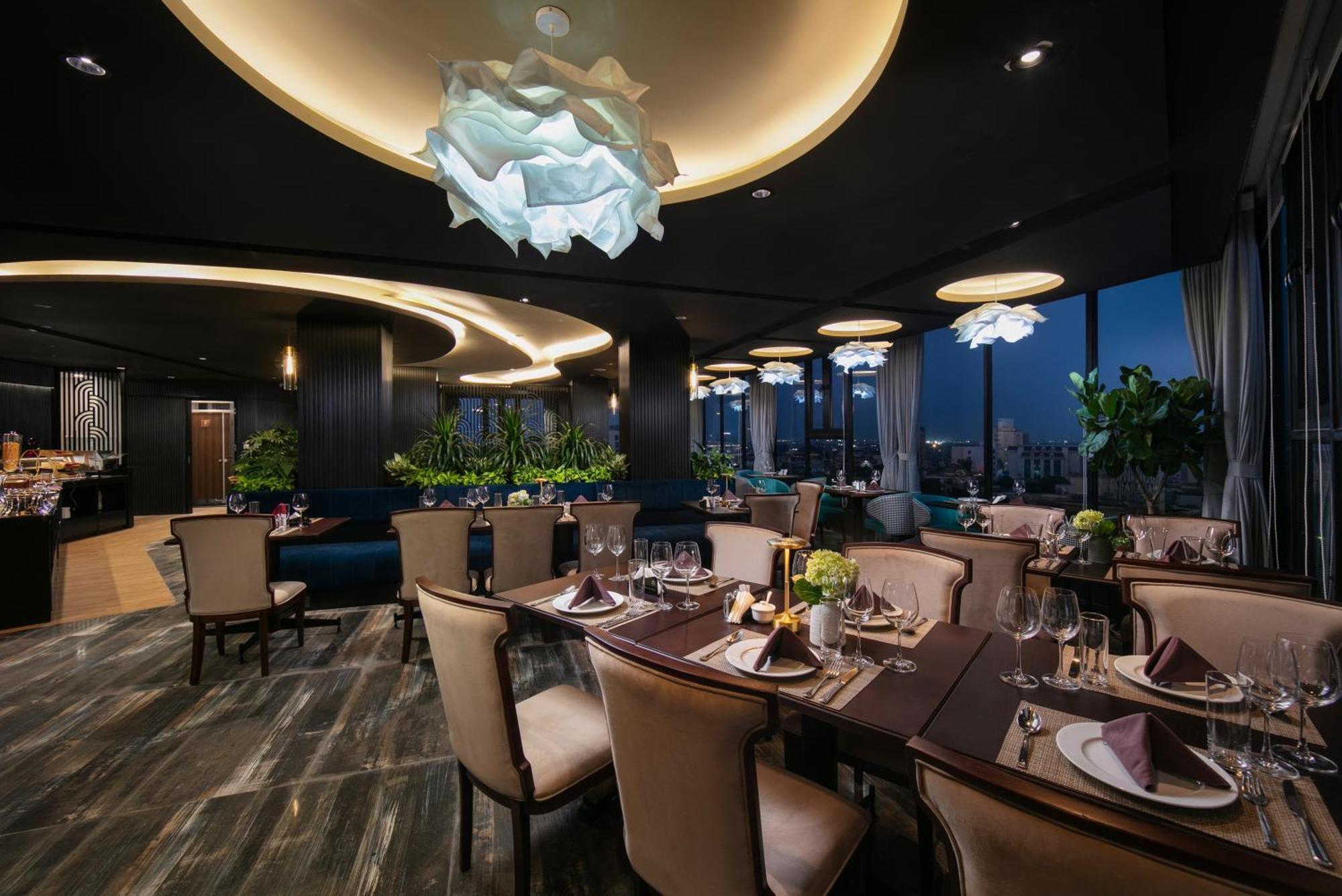 May De Ville Corner Hotel Hanoi Exterior photo