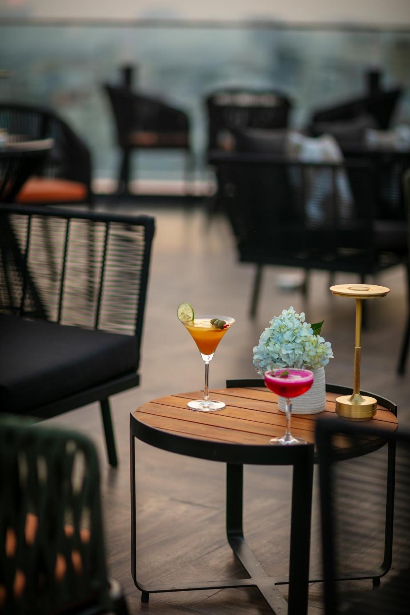 May De Ville Corner Hotel Hanoi Exterior photo