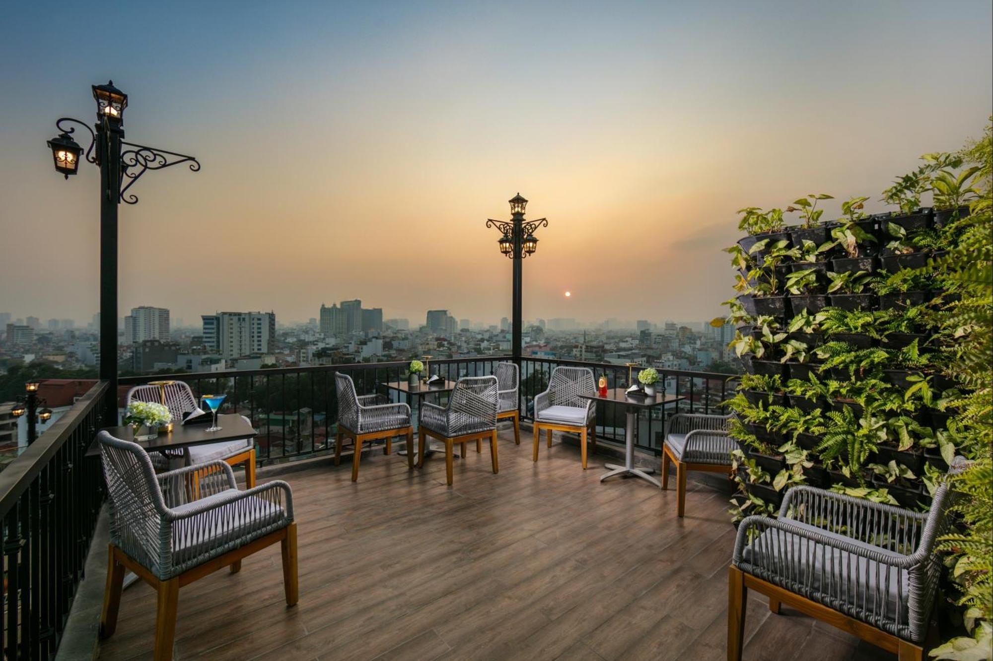 May De Ville Corner Hotel Hanoi Exterior photo
