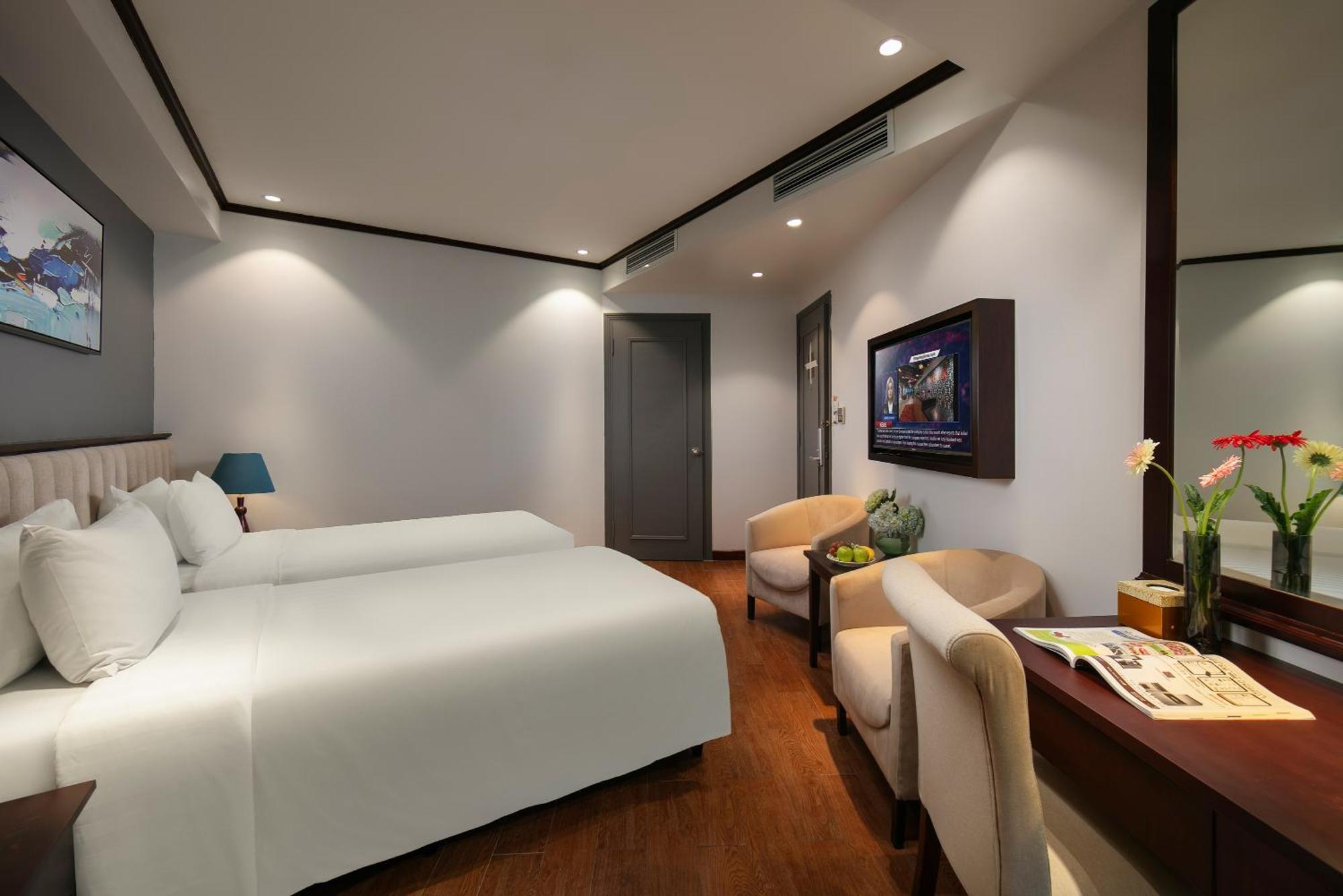 May De Ville Corner Hotel Hanoi Exterior photo