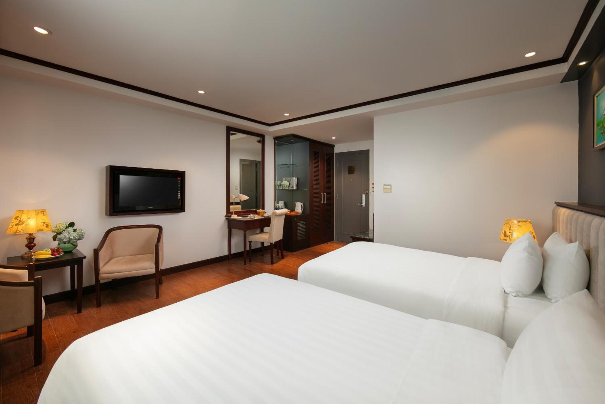 May De Ville Corner Hotel Hanoi Exterior photo